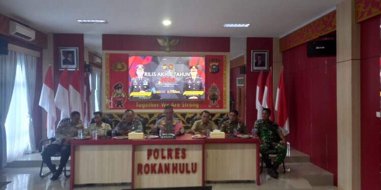 Polres Rokan Hulu Gelar Konferensi Pers Akhir Tahun 2024: Paparkan Kinerja dan Rencana ke Depan