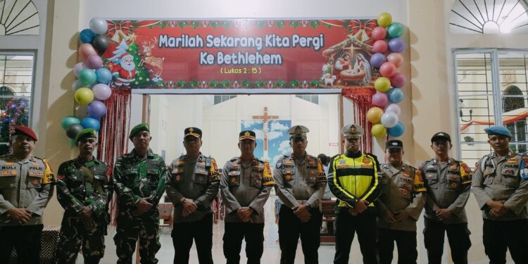 Wakapolres Rokan Hulu Pastikan Keamanan Natal dan Tahun Baru dengan Kunjungan ke Gereja