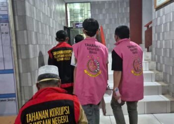 Rugikan Negara 24 Milyar, Kejari Rohul Tahan 6 Tersangka Penyimpangan Penyaluran Pupuk Subsidi