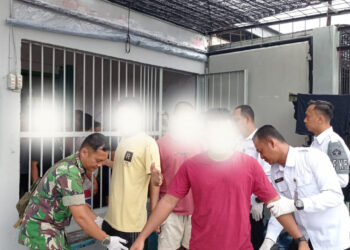 Perkuat Komitmen Wujudkan Zero Halinar, Lapas Pasir Pangarayan Gandeng TNI Geledah Hunian dan Tes Urine pada Warga Binaan