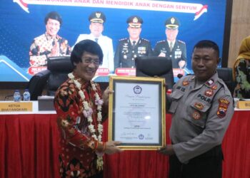 Aiptu Adi, Polisi Blora yang Membangun TPQ dari Gajinya, Terima Penghargaan Kak Seto Award