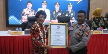 Aiptu Adi, Polisi Blora yang Membangun TPQ dari Gajinya, Terima Penghargaan Kak Seto Award