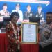 Aiptu Adi, Polisi Blora yang Membangun TPQ dari Gajinya, Terima Penghargaan Kak Seto Award