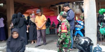 Merasa Kehilangan Warganya, Babinsa Jayengan Takziah di Rumah Duka