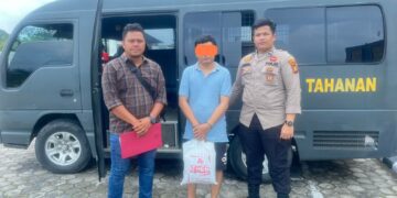 Pelimpahan Tersangka Dan Barang Bukti Perkara Rokok Ilegal Ke Kejaksaan Negeri Rokan Hulu