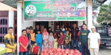 Ketua DPD LSM Bara Api Riau Jasril RZ Bakti Sosial Berikan Bantuan 100 Paket Sembako Di Panti Asuhan Al-Ikhlas 