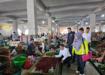 Sat Reskrim Dan Disperindag Monitoring Dan Pengecekan Harga Pangan Di Kab. Rokan Hulu: Harga Relatif Stabil, Beberapa Komoditas Alami Kenaikan Dan Penurunan