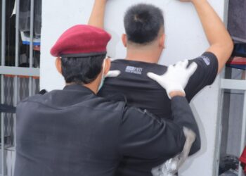 Perhatikan Kondusifitas, Kesatuan Pengamanan dan Satgas Kamtib Lapas Pasir Pangarayan Sidak Kamar Hunian WBP