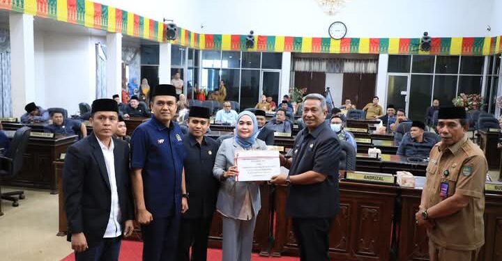 Rapat Paripurna Penyampaian LKPJ Tahun 2024 dan Ranperda Perusahaan Perseroan Daerah Bank Perekonomian Rakyat Rokan Hulu