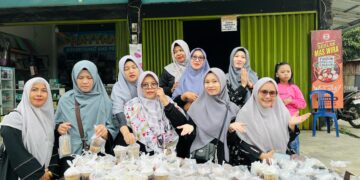 Murid Sdn 12 Candirejo serta Guru-Guru BERBAGI TAKJIL, TEBARKAN KEBAIKAN DI BULAN RAMADAN