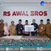 RS Awal Bros Ujung Batu Serahkan Zakat Mal 500 Juta ke BazNas Rohul