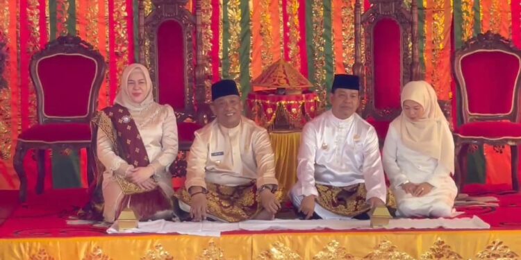 Bupati dan Wakil Bupati Rohul Disambut Meriah, Sujud Syukur di Islamic Center sebagai Awal Kepemimpinan Penuh Berkah