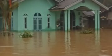 Akibat Curah Hujan yang Tinggi, Desa Rambah, Kec. Rambah Hilir Terendam Banjir