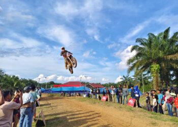 Kejuaraan Motocross Salman Motor Cup II Memukau dengan Kehebatan Raider Proton