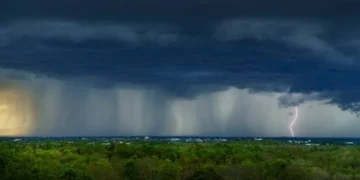 BMKG Keluarkan Peringatan Dini Cuaca Hujan di Sejumlah Kota Besar Sabtu 26 April, Pekanbaru Hujan Disertai Petir