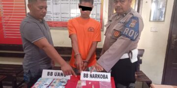 Komitmen Perangi Narkoba; Polsek Rambah Hilir Berhasil Lagi Amankan Seorang Bandar Serta Sabu Seberat 7,06 Gram.