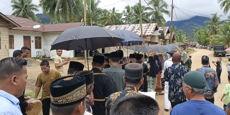 Mengenal Nyonyalang Godang, Tradisi Adat Melayu daerah Kampung Tengah, Cipang Kiri Hulu