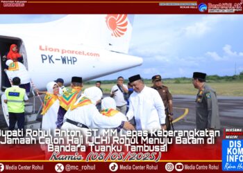 Bupati Anton Lepas JCH pada Penerbangan Ke-3 di Bandara Tuanku Tambusai Pasir Pengaraian