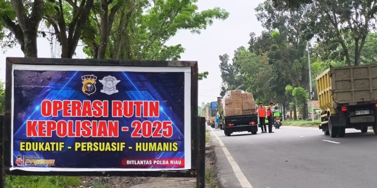 Dukung Program Zero ODOL dan Zero Accident, Ditlantas Polda Riau Tindak 76 Kendaraan dalam Razia Gabungan di Jalan SM Amin
