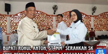 Bupati Rohul Anton, ST, MM Serahkan SK CPNS Pemkab Rohul Tahun Anggaran 2024.