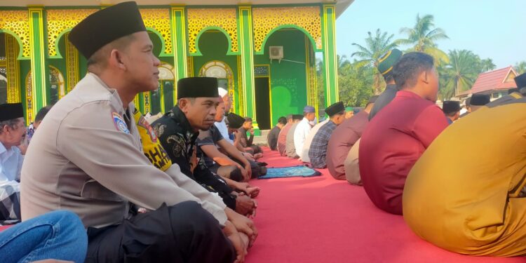Warga Pagaran Tapah Gelar Sholat Istisqa, Polsek Kunto Darussalam Kawal Doa Minta Hujan Usir Asap