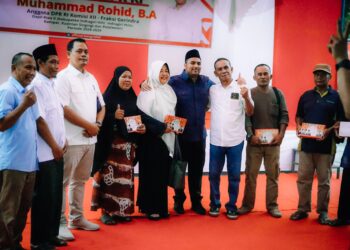 Puluhan Desa Gelap di Kampar Kini Teraliri Listrik, Berkat Perjuangan Rohid