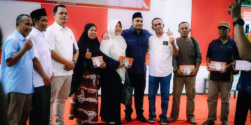 Puluhan Desa Gelap di Kampar Kini Teraliri Listrik, Berkat Perjuangan Rohid