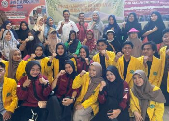 PPK Ormawa HMJ Akuntansi UNILAK Laksanakan Proker Perdana: Sosialisasi Budidaya Okra Modern dan Pelatihan Pupuk Organik di Kelurahan Sialangmunggu, Pekanbaru
