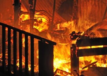 Aksi Solidaritas Ojol Ricuh, Gedung DPRD Makassar Dibakar, Satu ASN Tewas