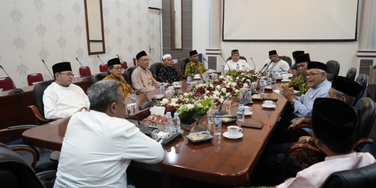 Jelang Penabalan Adat, Bupati Rohul Gelar Silaturahmi Hangat dengan Kerapatan Luhak Rambah