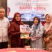 Rektor Universitas Rokania, Dr. Desmelati, M.Sc., Raih Penghargaan Gold XXVII Terbaik 2024
