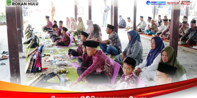 Bupati Anton Hadiri Kegiatan Santunan Anak Yatim Kenegerian Rokan IV Koto