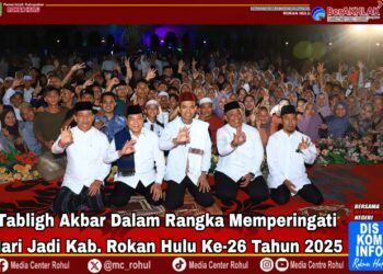 Guyuran Hujan Tak Surutkan Semangat Ribuan Warga Hadiri Tabligh Akbar HUT Rohul ke-26
