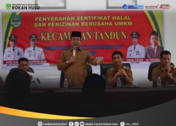 Wabup Syafaruddin Poti Hadiri Penyerahan Sertifikat Halal dan Perizinan Berusaha UMKM di Kecamatan Tandun
