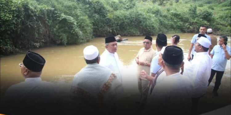 Jelang Ramadan, Bupati Anton Hadiri Penutupan Lubuk Larangan dan Serahkan Ribuan Bibit Ikan di Desa Kabun