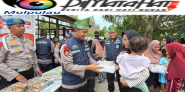 Sentuh Masyarakat Pesisir Sungai Siak, Ditpolairud dan Biddokkes Polda Riau Melaksanakan Kegiatan “Jalur” (Jelajah Riau Untuk Rakyat)