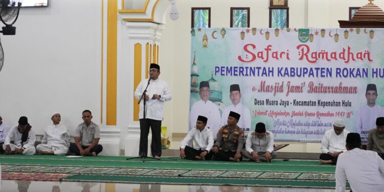 Safari Ramadan ke-5 di Kepenuhan Hulu, Sekda Rohul Bawa Bantuan dan Harapan Baru untuk Warga Muara Jaya
