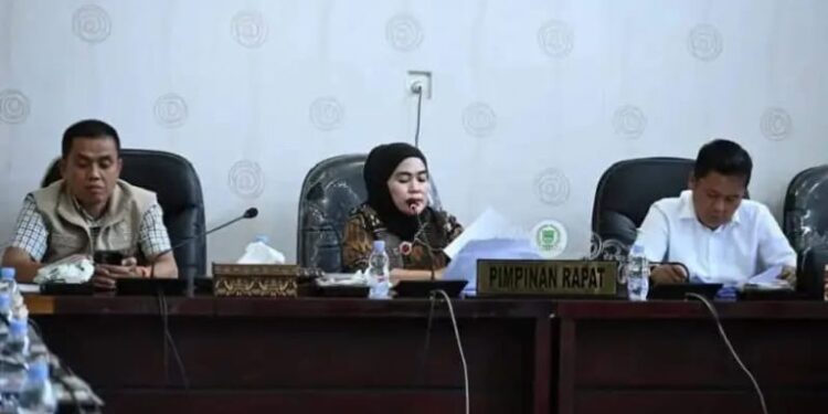 DPRD Rohul Gelar Rapat Sinkronisasi Hasil Evaluasi Gubernur terhadap Ranperda APBD 2026
