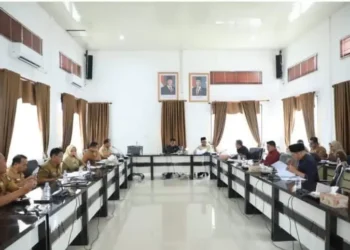 DPRD kabupaten Rokan Hulu menggelar Rapat Dengar Pendapat Komisi II dengan BPKAD, BAPENDA dan Disperindag Rohul tentang Tunda Salur DBH Provinsi Riau tahun 2024, 2025