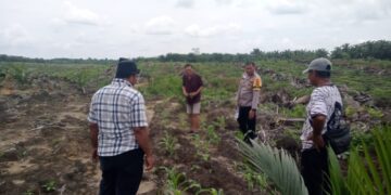 Polisi Cinta Petani, Polsek Kabun Perkuat Ketahanan Pangan Desa Kabun