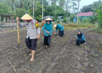 Polsek Kunto Darussalam Perkuat Gerakan Polisi Cinta Petani di Desa Pasir Luhur