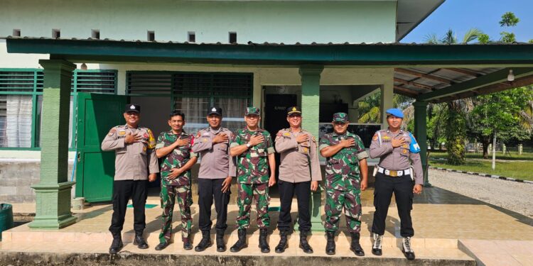Polsek Kepenuhan dan Koramil 14 Perkuat Sinergitas TNI–Polri melalui Silaturahmi
