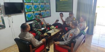 Polsek Rokan IV Koto Perkuat Sinergitas TNI–Polri melalui Silaturahmi di Koramil 13 Rokan