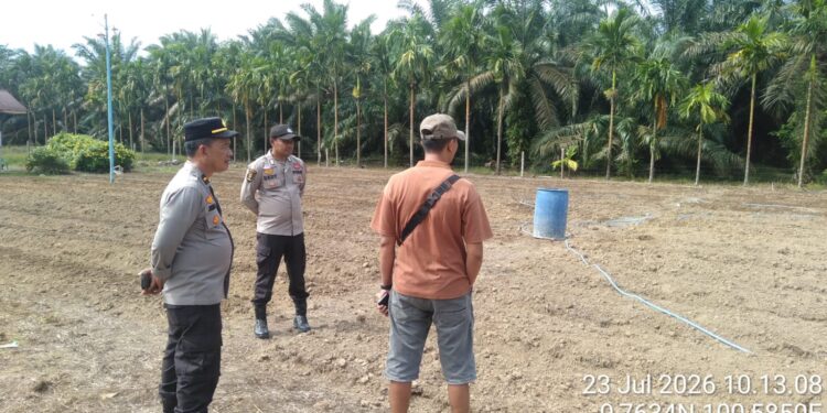 Polsek Kunto Darussalam Pastikan Kesiapan Lahan Jagung di Desa Kembang Damai Perkuat Ketahanan Pangan Nasional